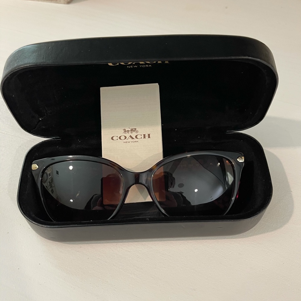 Coach Tortoise Sunglasses HC8132 529113